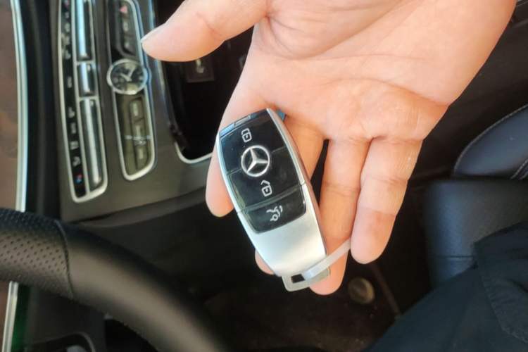 Used Mercedes-Benz E-Class 2017 E 200 L 4MATIC Vehicle Key