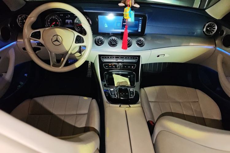 Used Mercedes-Benz E-Class 2017 E 200 Coupe Center Console