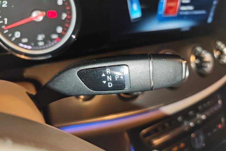 Used Mercedes-Benz E-Class 2017 E 200 Coupe Gear Lever