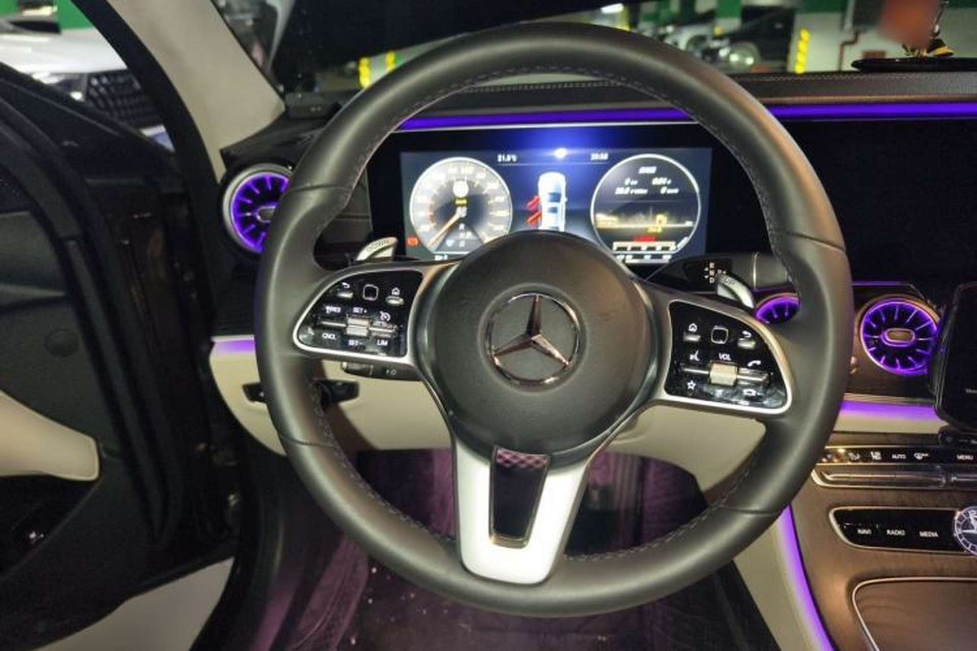Used Mercedes-Benz E-Class 2017 E 300 L Sport Luxury Edition Steering Wheel