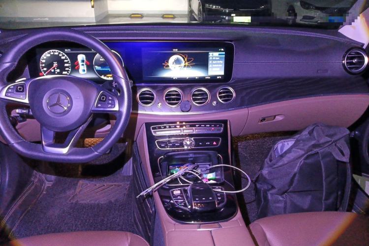 Used Mercedes-Benz E-Class 2017 E 300 L Sport Luxury Edition Center Console