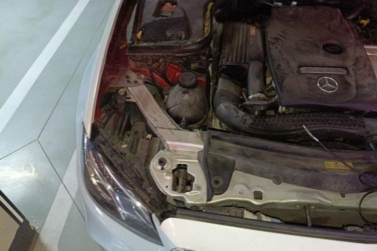 Used Mercedes-Benz E-Class 2017 E 200 Sport 4MATIC Engine Bay Right