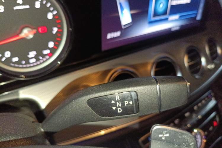 Used Mercedes-Benz E-Class 2017 E 200 Sport 4MATIC Gear Lever