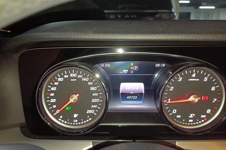 Used Mercedes-Benz E-Class 2017 E 200 Sport 4MATIC Instrument Cluster