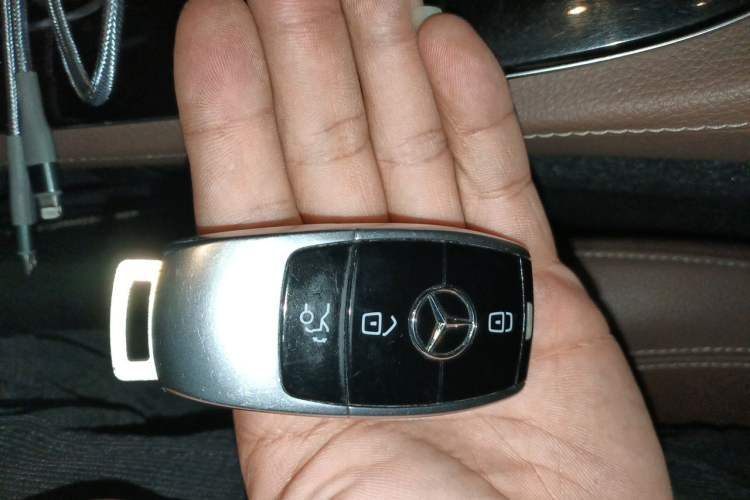 Used Mercedes-Benz E-Class 2017 E 300 L Sport Luxury Edition Vehicle Key