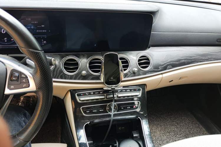 Used Mercedes-Benz E-Class 2017 E 200 L Sport 4MATIC Audio And AC Panel
