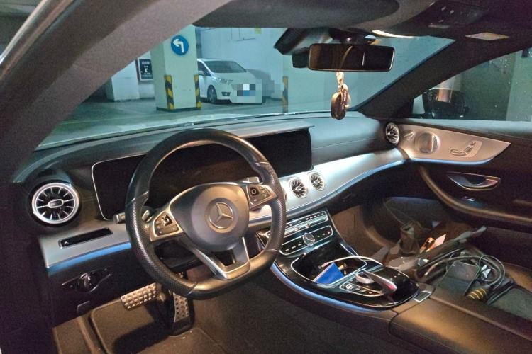 Used Mercedes-Benz E-Class 2017 E 300 Coupe Center Console