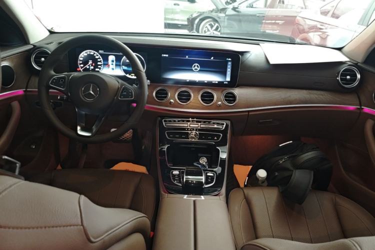 Used Mercedes-Benz E-Class 2017 E 300 L Luxury Model Center Console