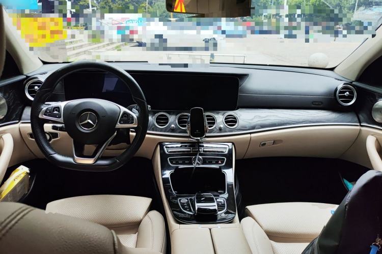 Used Mercedes-Benz E-Class 2017 E 200 L Sport 4MATIC Center Console