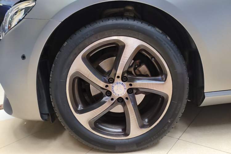 Used Mercedes-Benz E-Class 2017 E 200 Sport Exterior 4