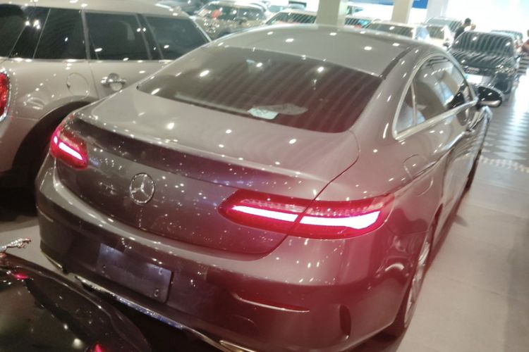 Used Mercedes-Benz E-Class 2017 E 200 Coupe Exterior 4