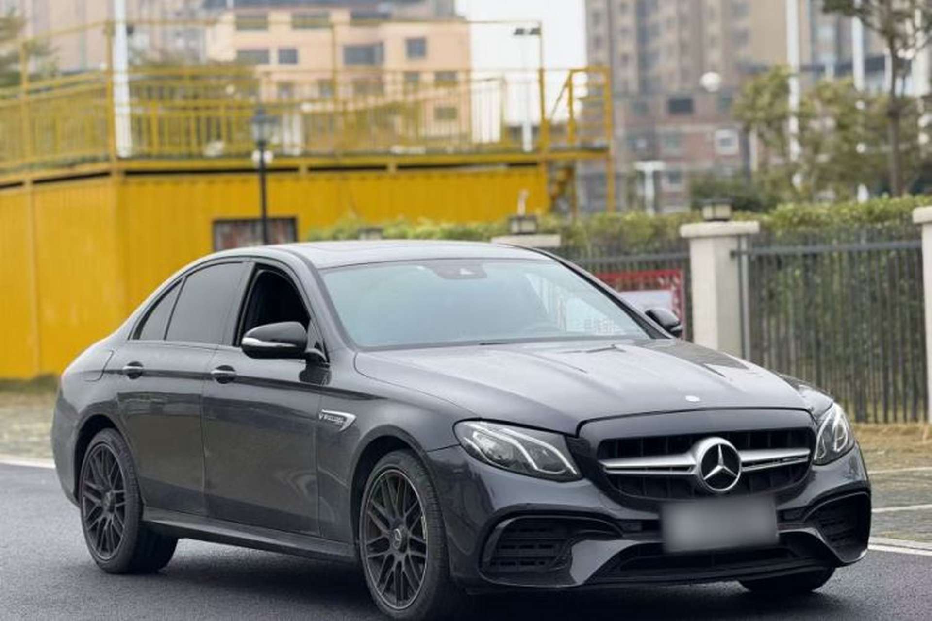 Used Mercedes-Benz E-Class 2017 E 200 Sport 4MATIC Exterior 6