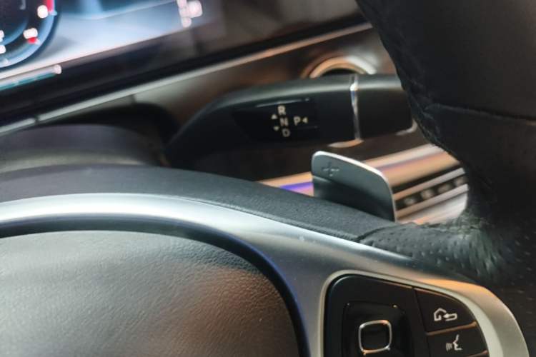 Used Mercedes-Benz E-Class 2017 E 300 L Sport Luxury Edition Gear Lever