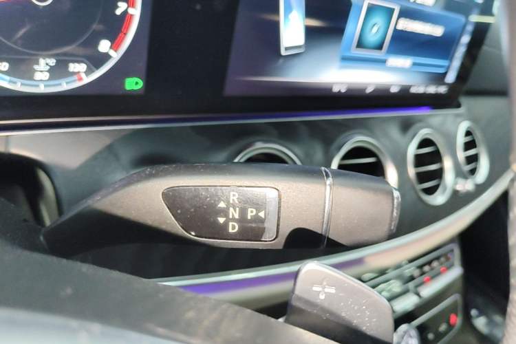 Used Mercedes-Benz E-Class 2017 E 300 L Sport Luxury Edition Gear Lever
