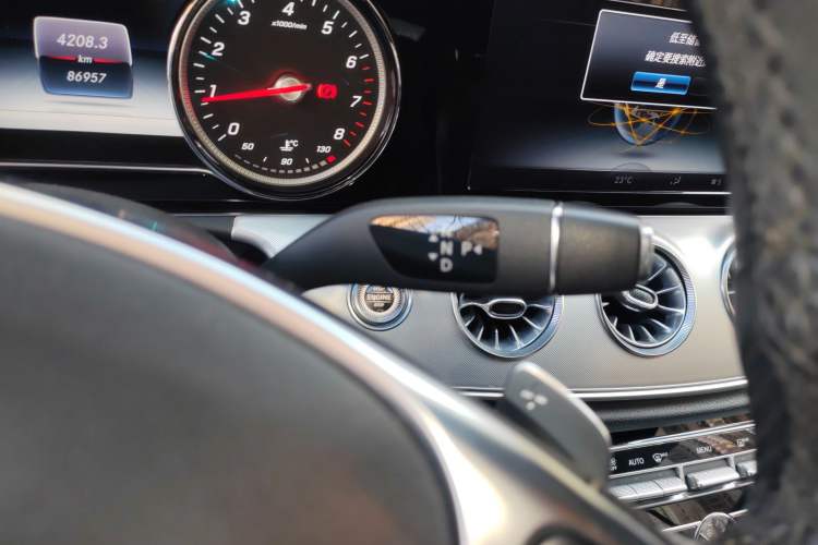 Used Mercedes-Benz E-Class 2017 E 200 4MATIC Coupe Gear Lever