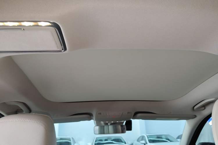 Used Mercedes-Benz E-Class 2017 E 300 L Sport Luxury Edition Headliner