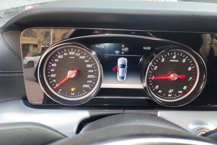 Used Mercedes-Benz E-Class 2017 E 200 4MATIC Coupe Instrument Cluster