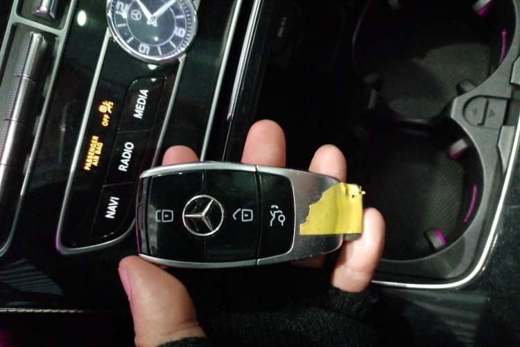 Used Mercedes-Benz E-Class 2017 E 200 Coupe Interior 1