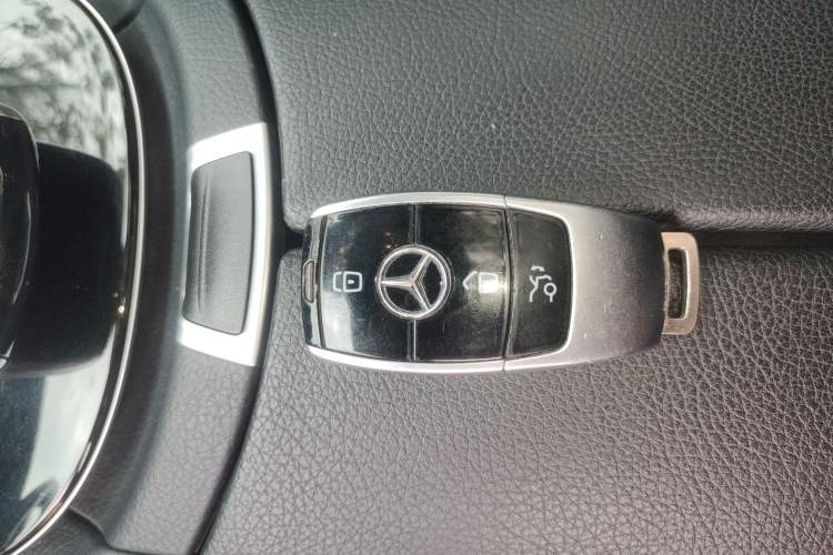 Used Mercedes-Benz E-Class 2017 E 200 Sport 4MATIC Interior 1