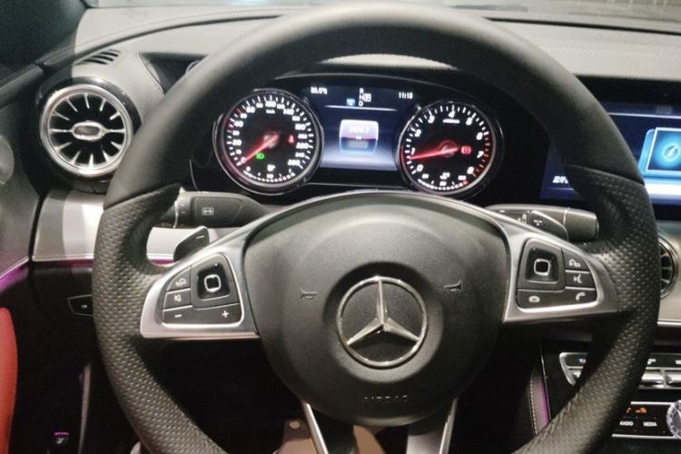 Used Mercedes-Benz E-Class 2017 E 200 Coupe Interior 2