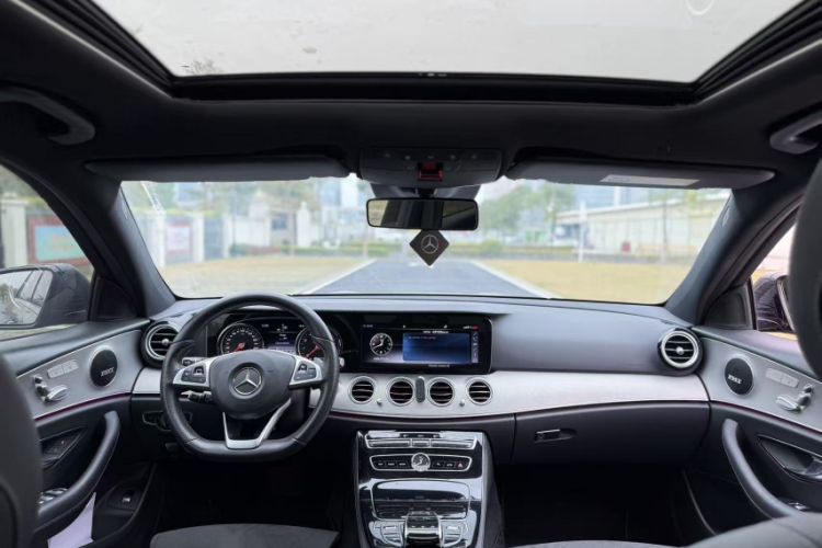 Used Mercedes-Benz E-Class 2017 E 200 Sport 4MATIC Interior 4