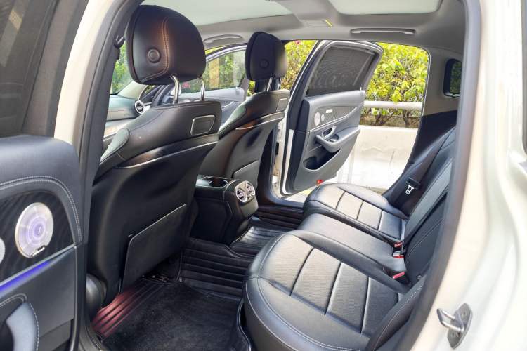 Used Mercedes-Benz E-Class 2017 E 300 L Sport Luxury Edition Interior 5