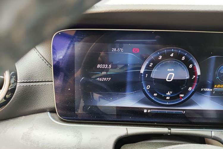 Used Mercedes-Benz E-Class 2017 E 200 L Sport 4MATIC Odometer Close Up