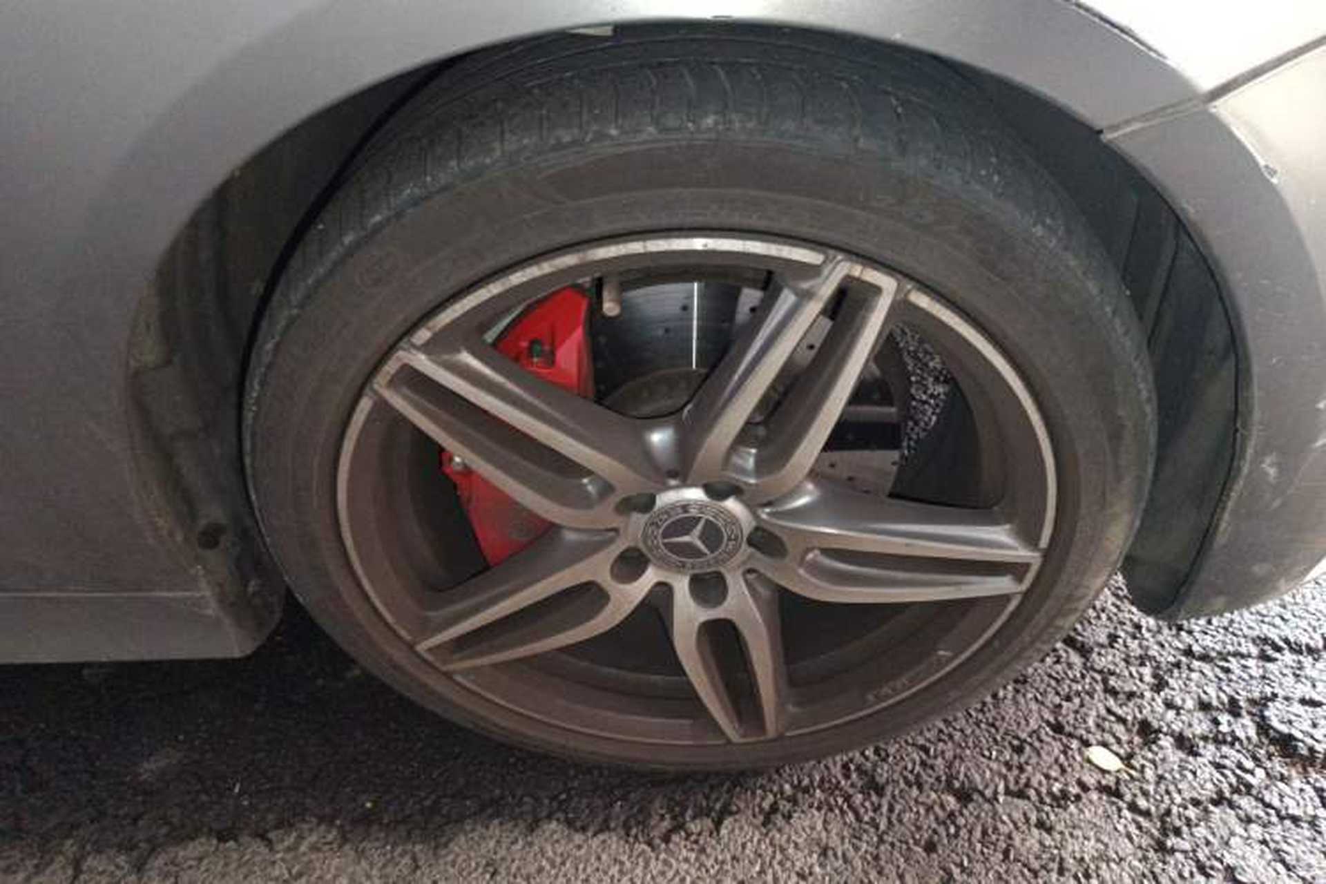 Used Mercedes-Benz E-Class 2017 E 200 4MATIC Coupe Right Front Wheel Hub