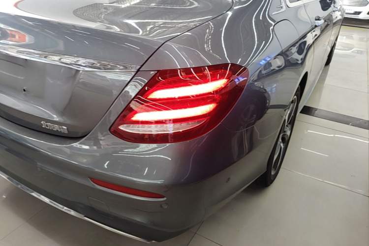 Used Mercedes-Benz E-Class 2017 E 300 L Sport Luxury Edition Right Rear Taillight