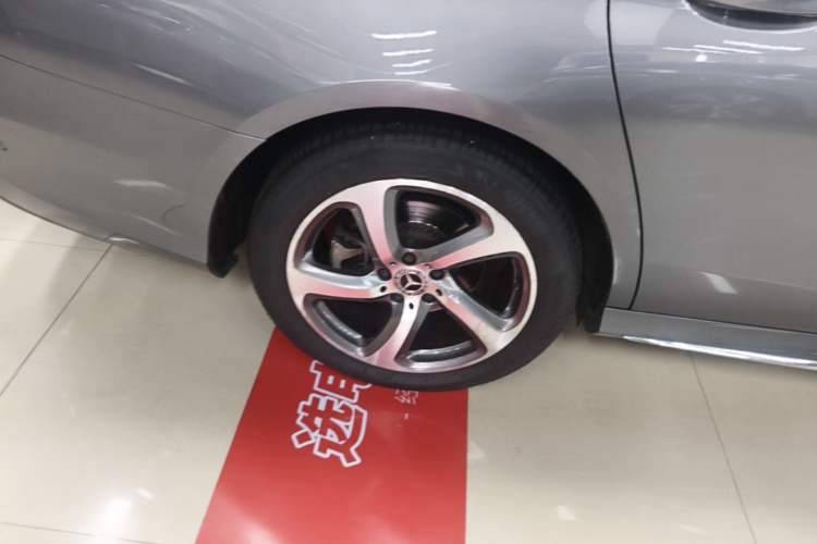Used Mercedes-Benz E-Class 2017 E 300 L Sport Luxury Edition Right Rear Wheel Hub