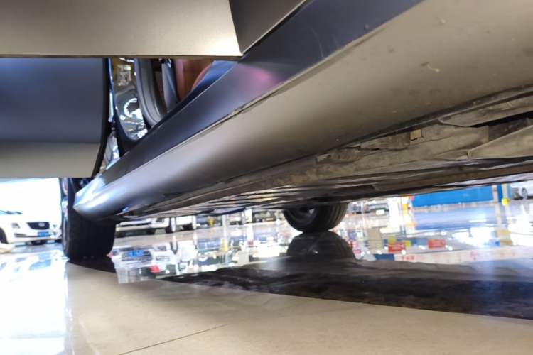 Used Mercedes-Benz E-Class 2017 E 200 Sport Right Side Sill