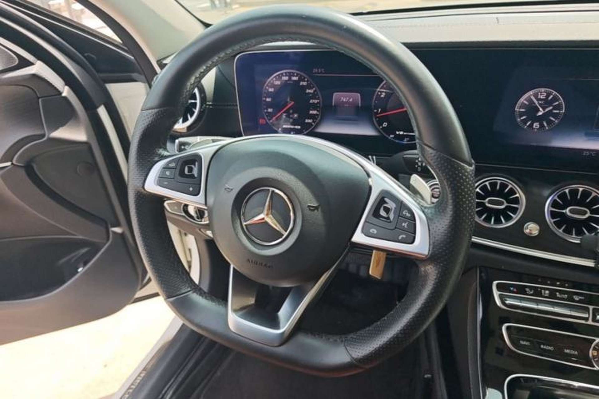 Used Mercedes-Benz E-Class 2017 E 300 L Sport Luxury Edition Steering Wheel
