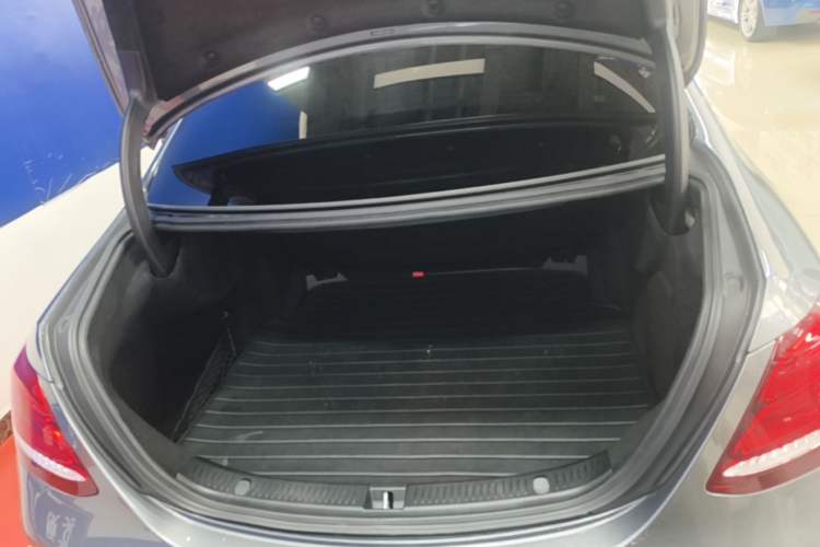 Used Mercedes-Benz E-Class 2017 E 300 L Sport Luxury Edition Trunk