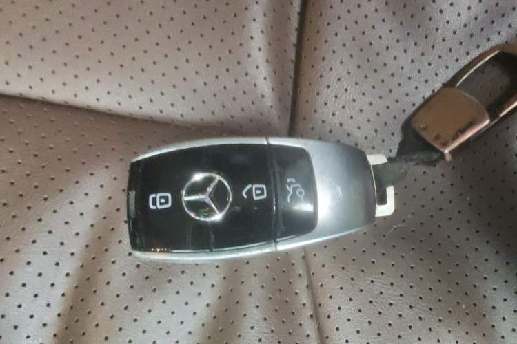Used Mercedes-Benz E-Class 2017 E 300 L Sporty and Stylish Model Vehicle Key