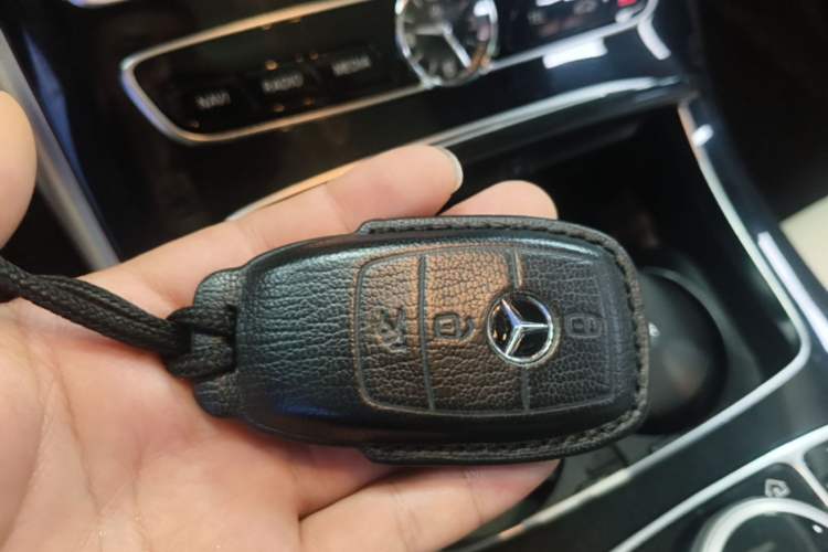 Used Mercedes-Benz E-Class 2017 E 300 L Sport Luxury Edition Vehicle Key