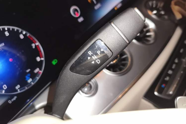 Used Mercedes-Benz E-Class 2017 E 200 4MATIC Coupe Gear Lever