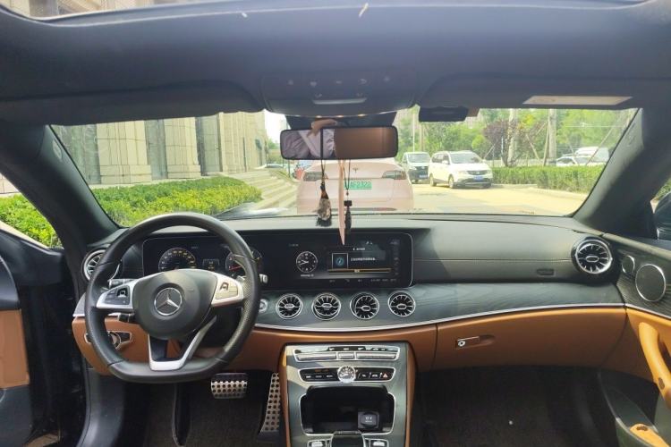 Used Mercedes-Benz E-Class 2017 E 200 Coupe Center Console