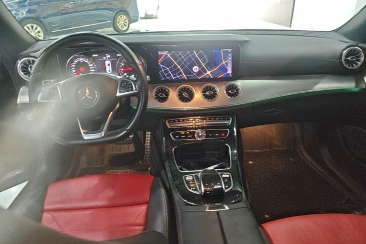 Used Mercedes-Benz E-Class 2017 E 300 Coupe Center Console