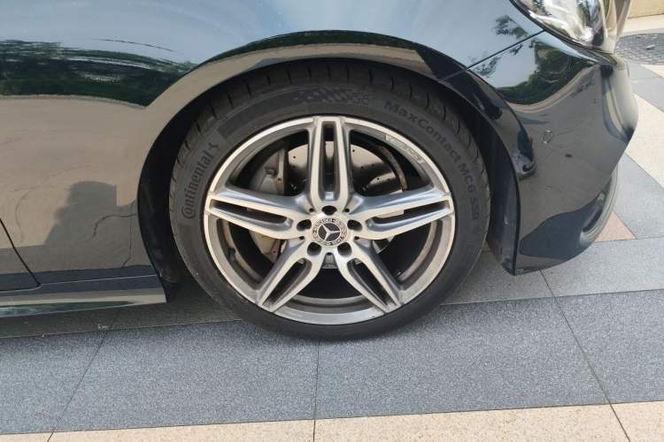 Used Mercedes-Benz E-Class 2017 E 200 Coupe Exterior 1