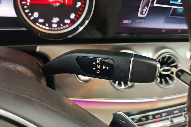 Used Mercedes-Benz E-Class 2017 E 200 Coupe Gear Lever