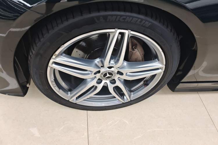 Used Mercedes-Benz E-Class 2017 E 200 Coupe Left Front Wheel Hub