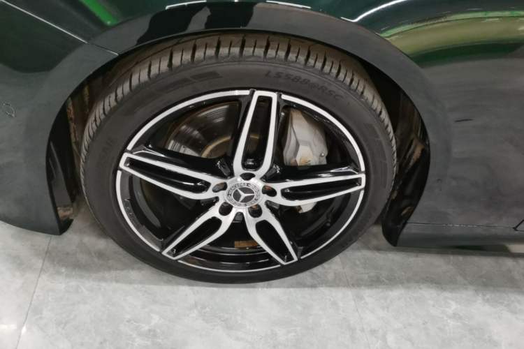 Used Mercedes-Benz E-Class 2017 E 300 Coupe Left Front Wheel Hub