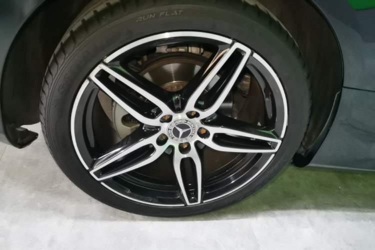 Used Mercedes-Benz E-Class 2017 E 300 Coupe Right Rear Wheel Hub