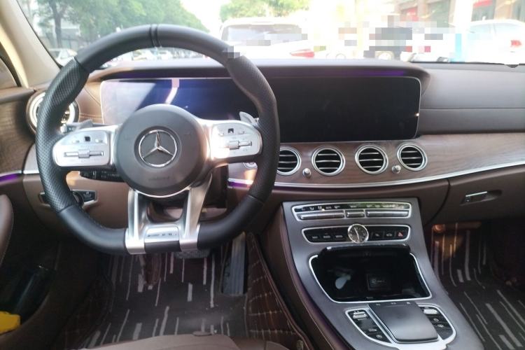 Used Mercedes-Benz E-Class 2017 E 320 L 4MATIC Center Console