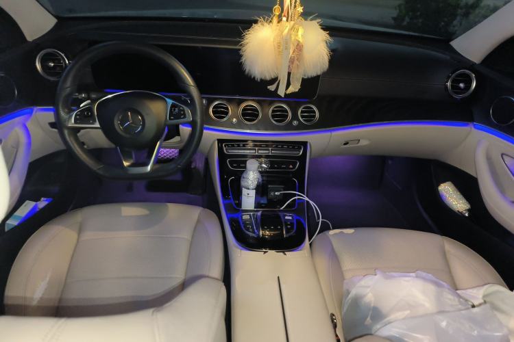 Used Mercedes-Benz E-Class 2017 E 300 L Sport Luxury Edition Center Console