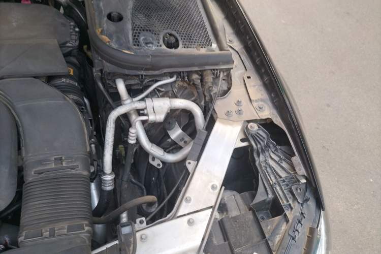 Used Mercedes-Benz E-Class 2017 E 320 L 4MATIC Engine Bay Left