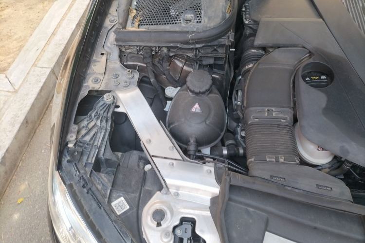Used Mercedes-Benz E-Class 2017 E 320 L 4MATIC Engine Bay Right