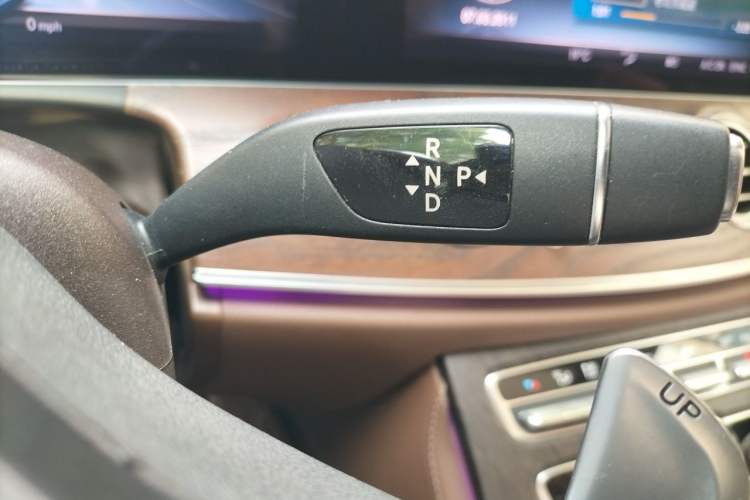 Used Mercedes-Benz E-Class 2017 E 320 L 4MATIC Gear Lever