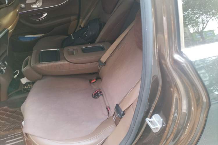 Used Mercedes-Benz E-Class 2017 E 320 L 4MATIC Left Rear Seat
