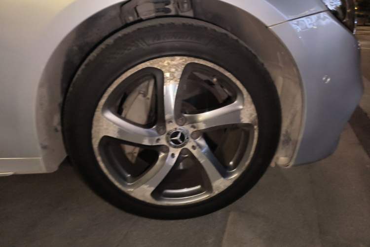 Used Mercedes-Benz E-Class 2017 E 300 L Sport Luxury Edition Right Front Wheel Hub